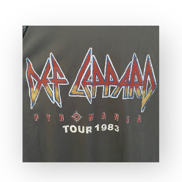 new Daydreamer 𓇽 Def Leppard Pyromania Raglan Rock Band Tee Shirt 𓇽 Graphite S - Picture 7 of 16